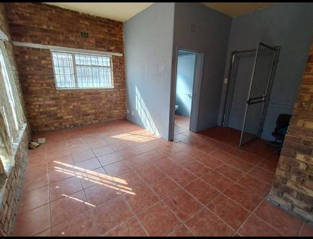 INDUSTRIAL PROPERTY TO RENT IN STORMILL